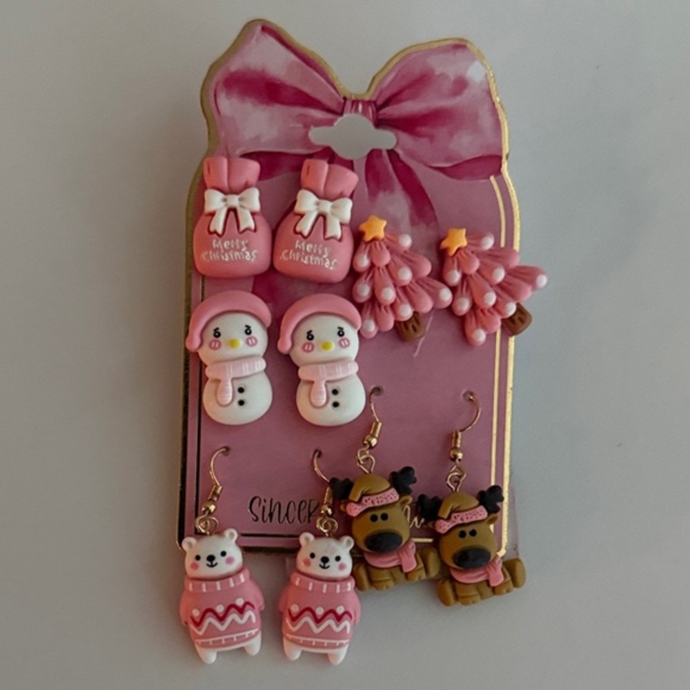 Christmas nwt Pink Festive Earrings Set